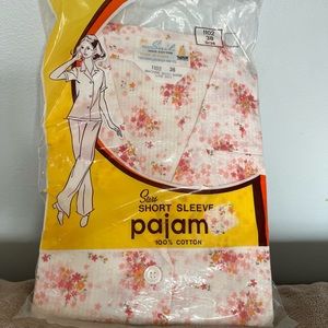 Sears Women’s Pajamas Short Sleeve Floral Size 38